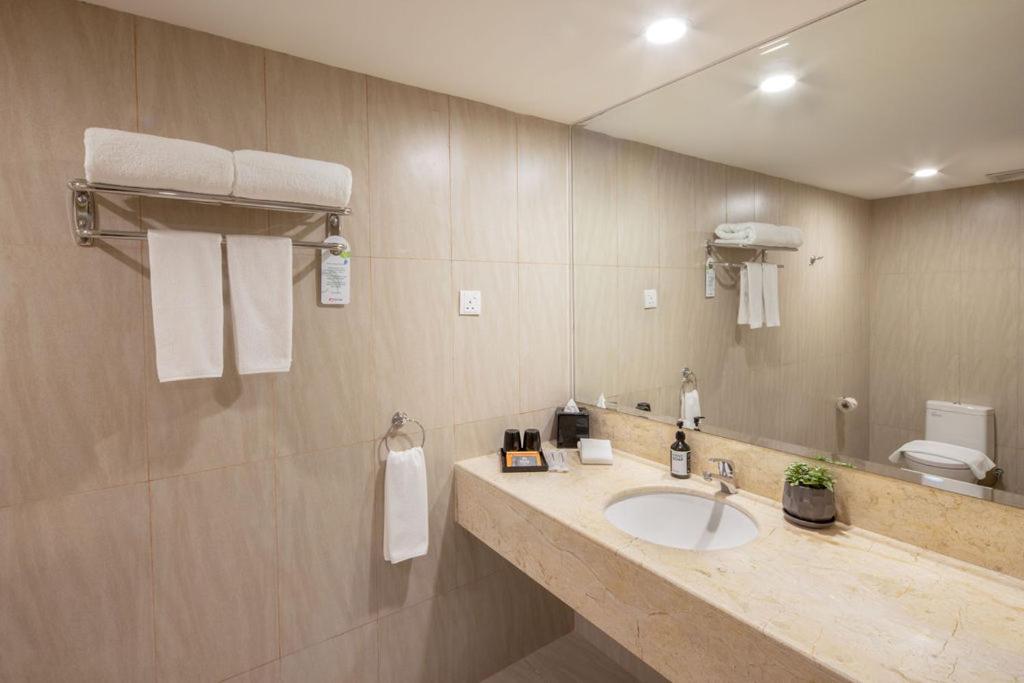 Rocana Hotel Kuantan Exterior photo