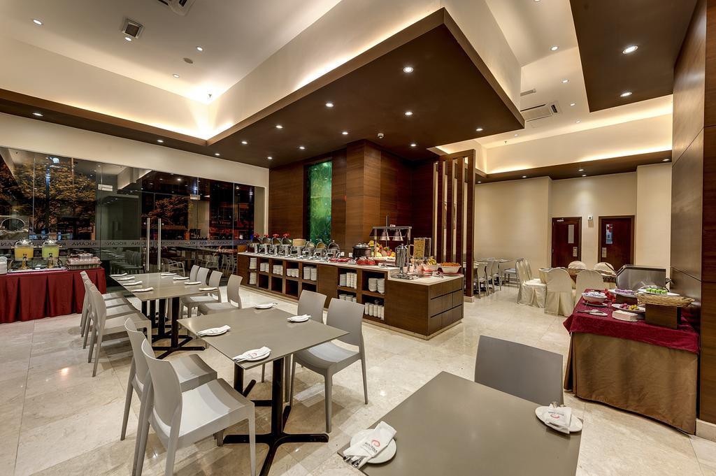 Rocana Hotel Kuantan Exterior photo