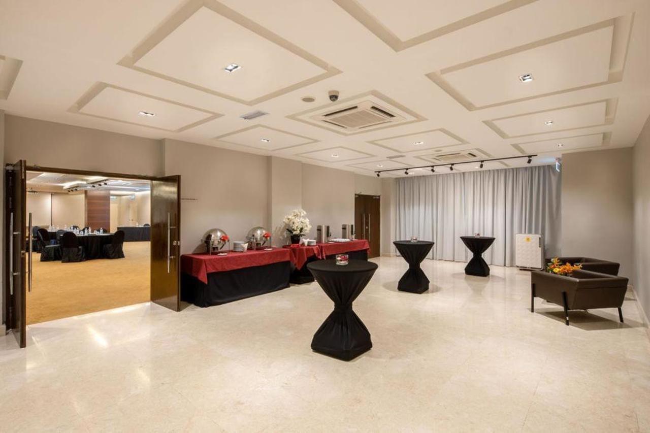 Rocana Hotel Kuantan Exterior photo
